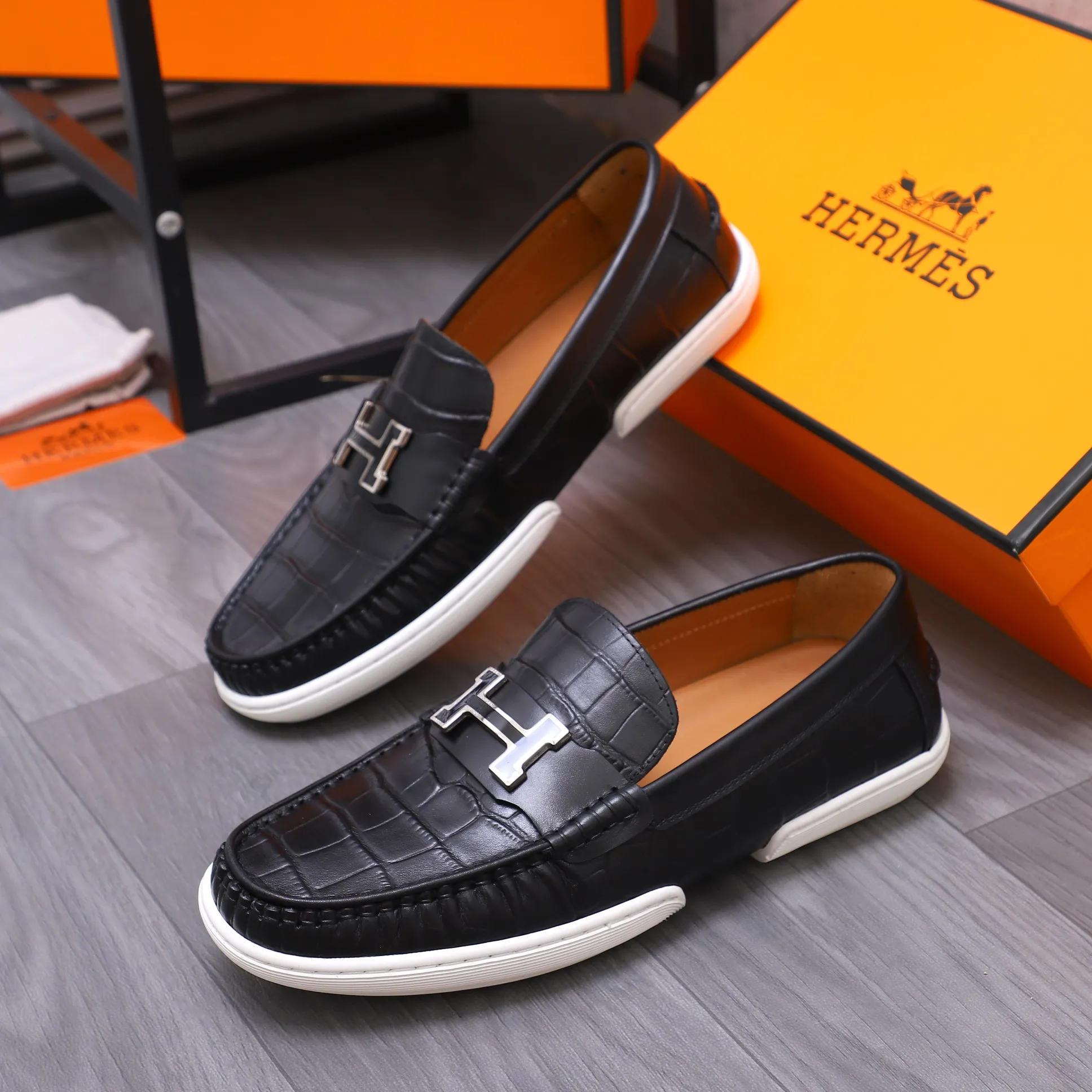 Men's shoes 💰500 Product trademark: HERMES "Hermes" casual slip-on leather shoes Regular size: 38-46 (45.46 custom-made, non-returnable) Product materials: Selected high-quality stone grain cowhide upper, cowhide lining, original outsole